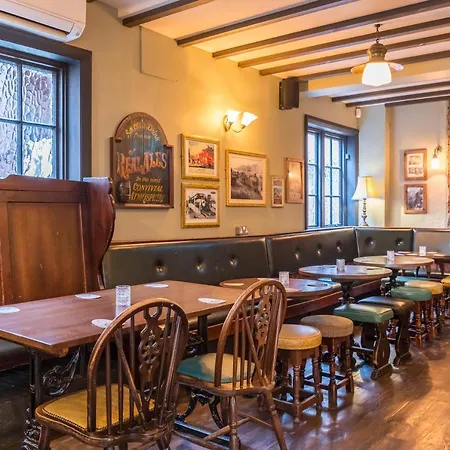 여관 The Station 3*