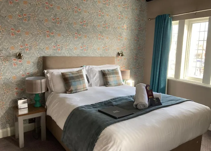 The Station Мини-отель Уитби